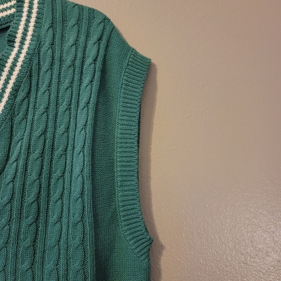 Two Colored Sweater Vest - Picture 7 of 8